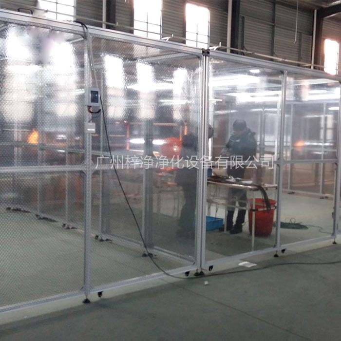 千級潔凈棚安裝調試中。