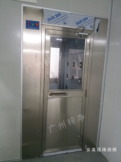 不銹鋼風(fēng)淋室圖片 1300-1500-2180不銹鋼風(fēng)淋室圖片