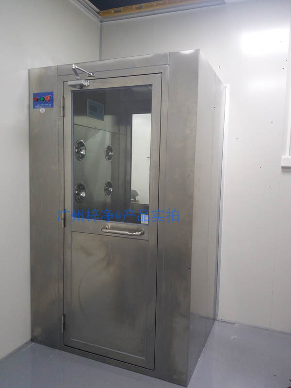 全不銹鋼風(fēng)淋間圖片進門側(cè)面(一般裝在無塵室入口處) 全不銹鋼風(fēng)淋間圖片進門側(cè)面